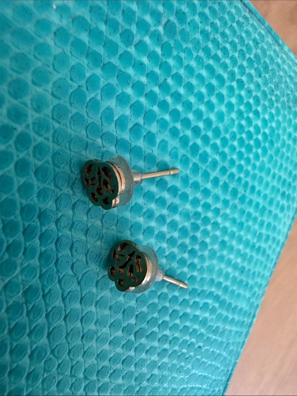 Stella and Dot Filigree Small Round Stud Earrings